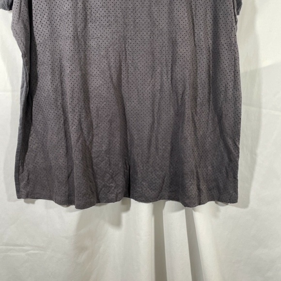 NWT $35 Torrid [PLUS‎ SZ 2 ] Perforated Faux Suede Tee Top in Grey - Picture 6 of 11